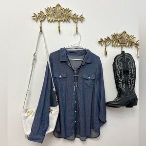 Chambray light denim button down XL